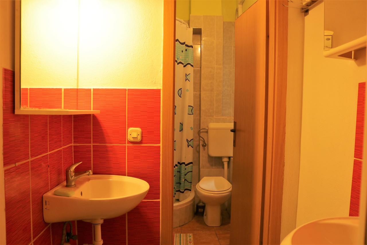 Hostel Alma 2 Пореч Екстер'єр фото